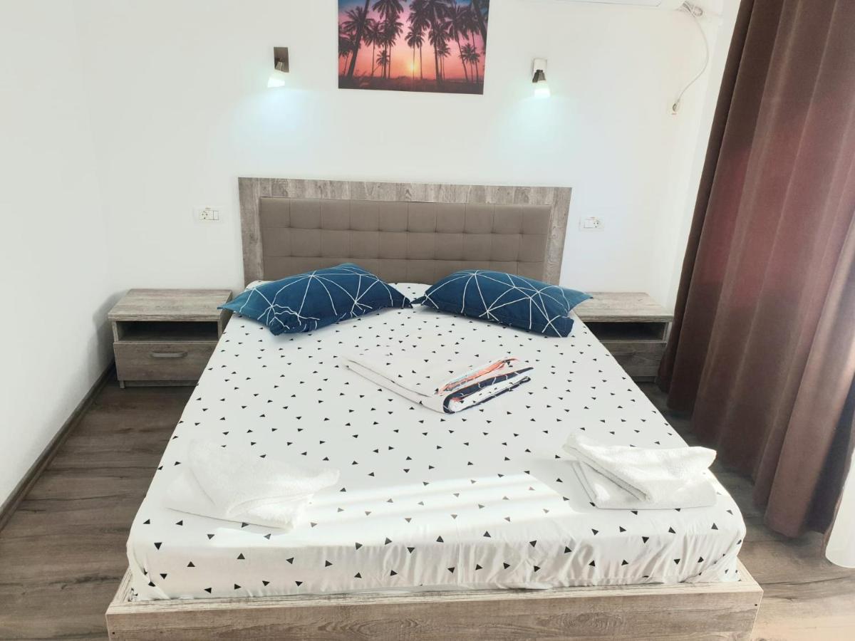 Vila Yna Navodari Luaran gambar